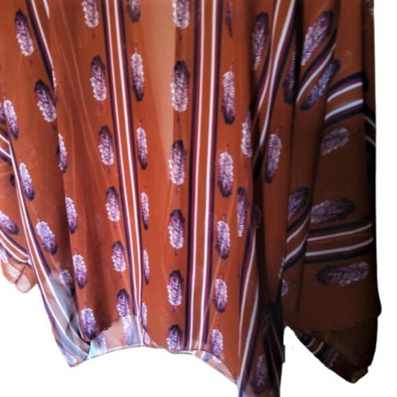 Light kimono cover up with burnt orange feathers print in a great colour - Picture 9 of 10